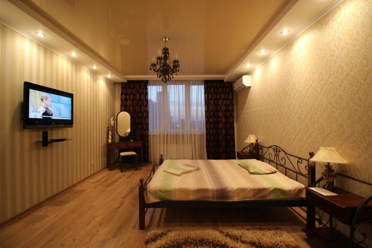 Panoramic View Lux Apartment On Metro Osokorky Киев Екстериор снимка