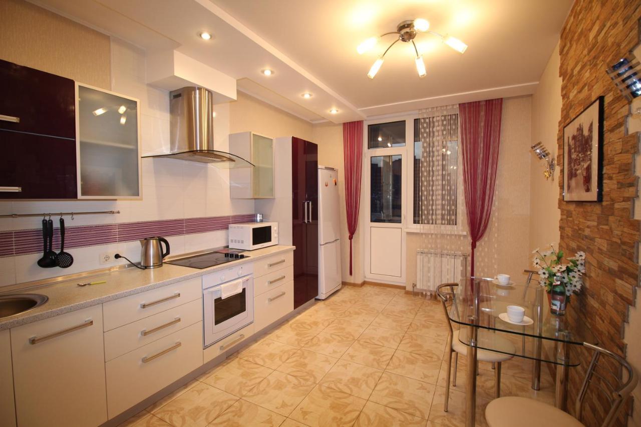 Panoramic View Lux Apartment On Metro Osokorky Киев Екстериор снимка